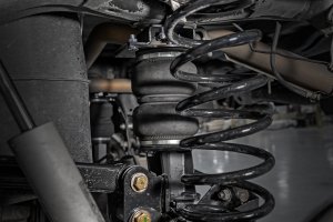 Ram 1500 Classic Air Spring Kit - Rear - Rough Country - Heavy-Duty - '19-'23